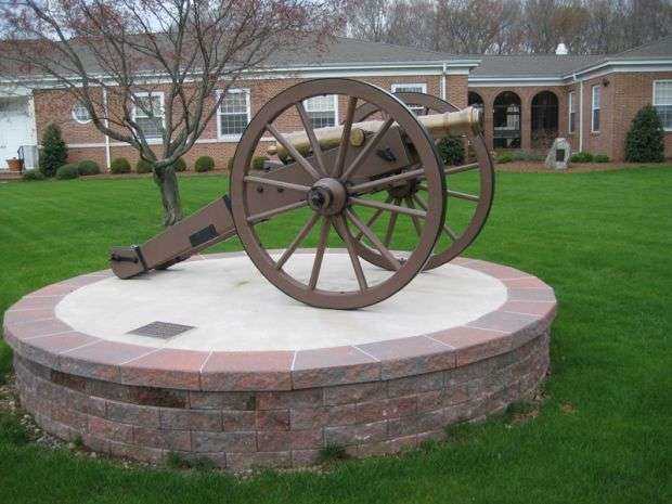 REVOLUTIONARY WAR 6PDR FIELD CANNON MEMORIAL