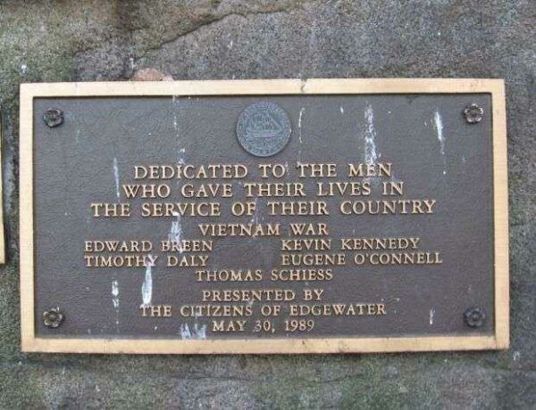 EDGEWATER WORLD WAR I MEMORIAL BACK HONOR ROLL PLAQUE C