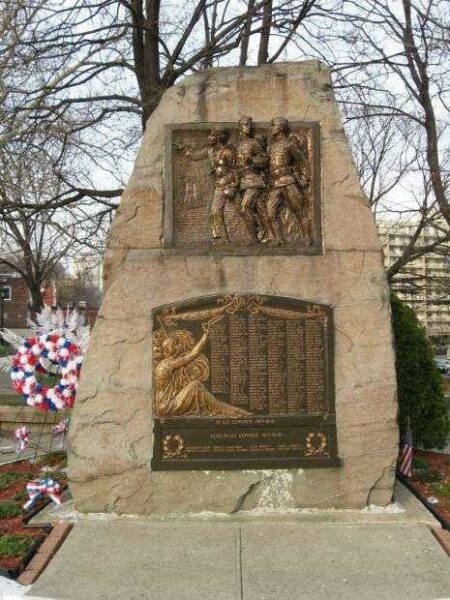 EDGEWATER WORLD WAR I MEMORIAL FRONT