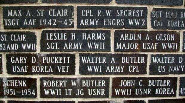 FRANKLIN COUNTY VETERANS MEMORIAL BRICKS B