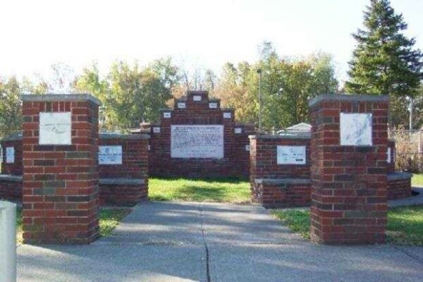 PICKAWAY COUNTY VIETNAM VETERANS MEMORIAL ENTRANCE