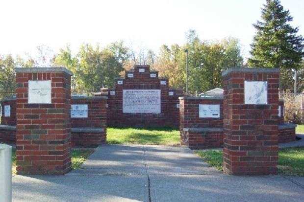 PICKAWAY COUNTY VIETNAM VETERANS MEMORIAL ENTRANCE