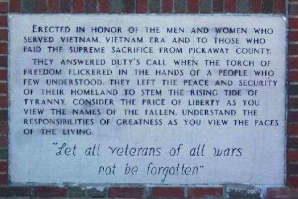 PICKAWAY COUNTY VIETNAM VETERANS MEMORIAL DEDICATION STONE