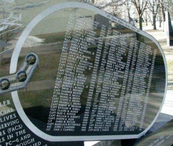 THE FORWARD AIR CONTROLLERS WAR MEMORIAL FRONT DOG TAG