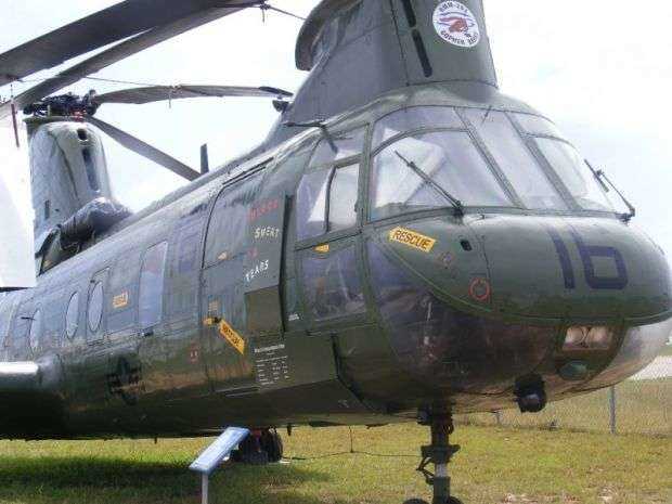 BOEING/VERTOL CH-46A/E SEA KNIGHT MEMORIAL HELICOPTER
