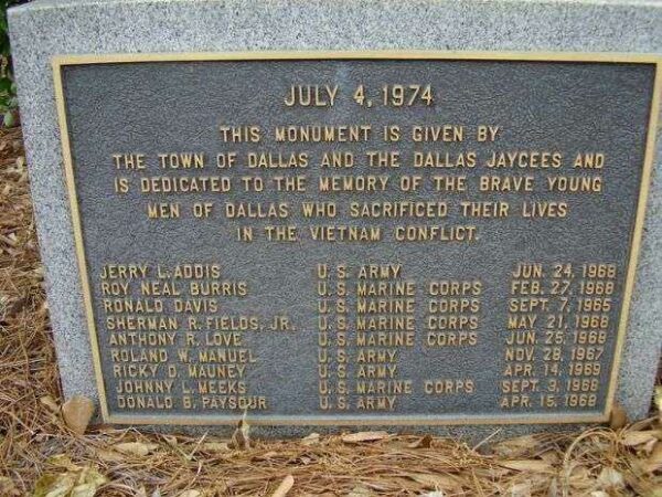 DALLAS, NC VIETNAM WAR MEMORIAL PLAQUE