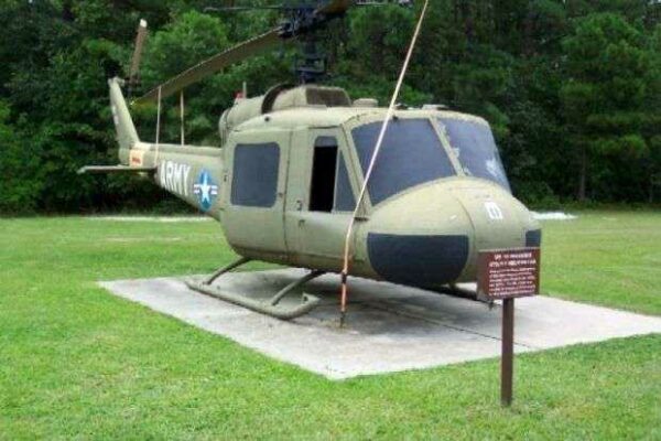 UH-1A IROQUOIS UTILITY HELICOPTER MEMORIAL