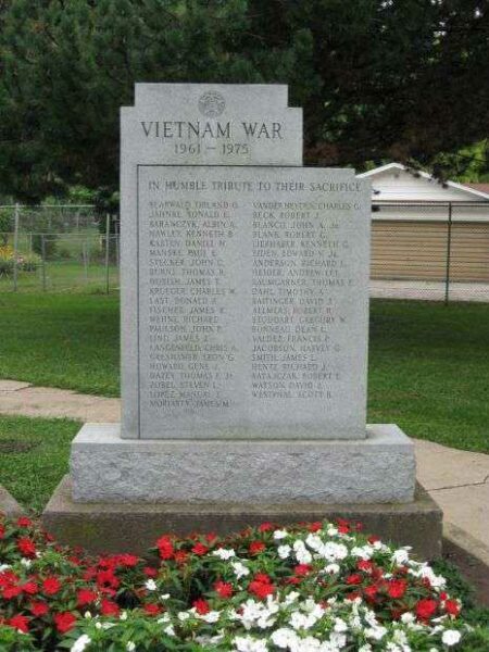 OSHKOSH WAR VETERANS MEMORIAL WALL C