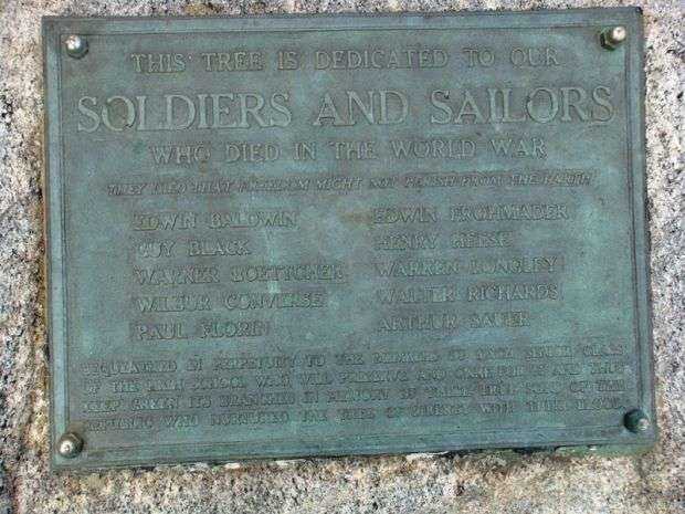 SOLDIERS AND SAILORS MEMORIAL TREE PLAQUE