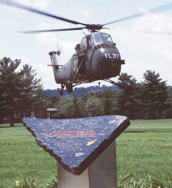 USMC HMM-362 UGLY ANGELS VIETNAM MEMORIAL “WING” HELICOPTER