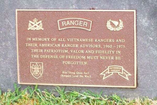 VIETNAMESE RANGERS AND THEIR AMERICAN RANGER ADVISORS WAR MEMORIAL