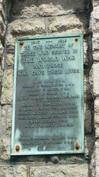 ARLINGTON COUNTY WAR MEMORIAL PLAQUE A