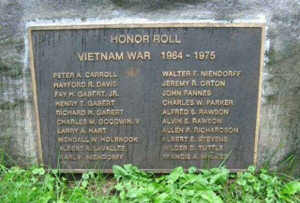 WESTON VIETNAM WAR MEMORIAL HONOR ROLL PLAQUE