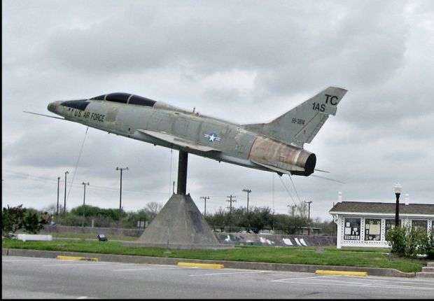 F-100F NORTH AMERICAN SUPER SABRE MEMORIAL AIRCRAFT