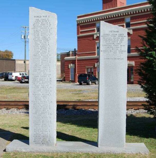 UNION COUNTY WAR VETERANS MEMORIAL RIGHT COLUMNS