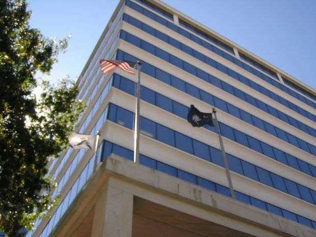 COLUMBIA VIETNAM VETERANS & POWS MEMORIAL FLAGPOLE