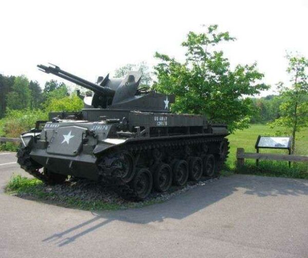 TWIN 40MM SELF-PROPELLED GUN, M42A1 DUSTER MEMORIAL