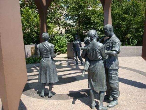 PITTSBURGH VIETNAM VETERANS MONUMENT STATUESH