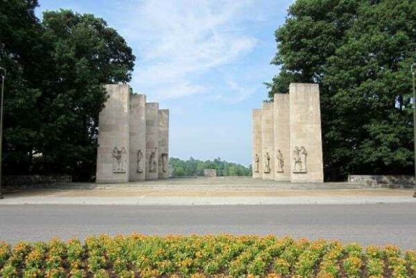 VIRGINIA TECH WAR MEMORIAL COURT