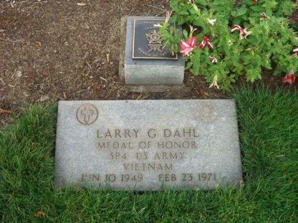 LARRY G. DAHL MEDAL OF HONOR GRAVESTONE