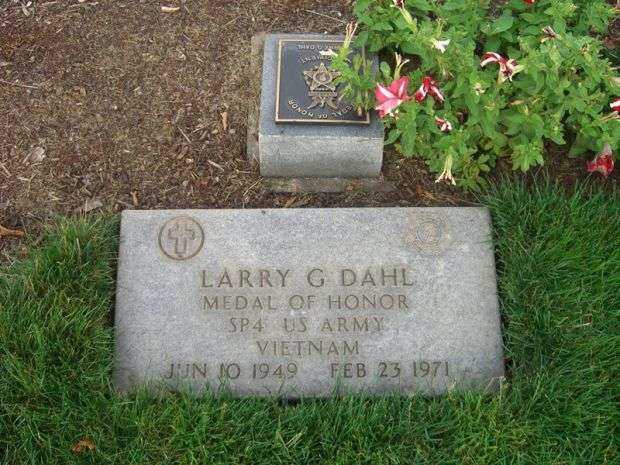 LARRY G. DAHL MEDAL OF HONOR GRAVESTONE