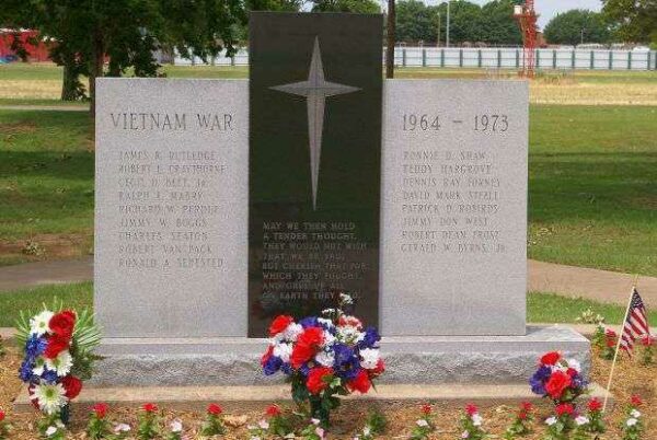 DUNCAN VIETNAM WAR MEMORIAL