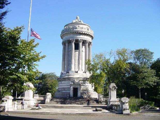 NEW YORK CITY SOLDIERS AND SAILORS MONUMENT