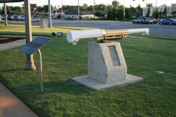 FRENCH 75 MILLIMETER FELDHASE MEMORIAL CANNON