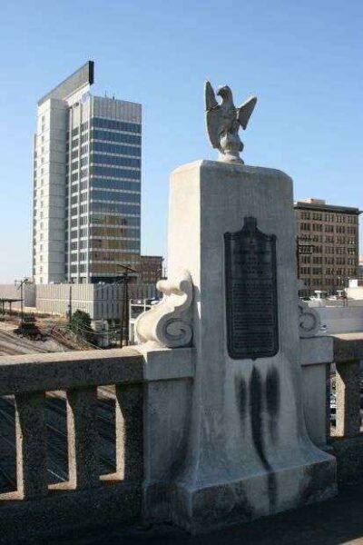 THE RAINBOW VIADUCT WAR MEMORIAL PLAQUE A SIDE