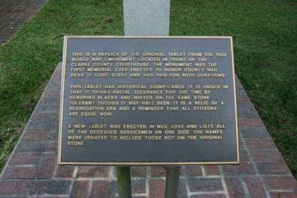 COLORED AND WHITE SOLDIERS OF WORLD WAR I MEMORIAL PLAQUE
