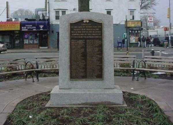 MORRIS PARK WORLD WAR I MEMORIAL FRONT