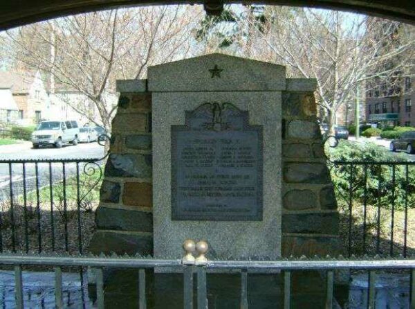 JAMAICA ESTATES WORLD WAR II MEMORIAL