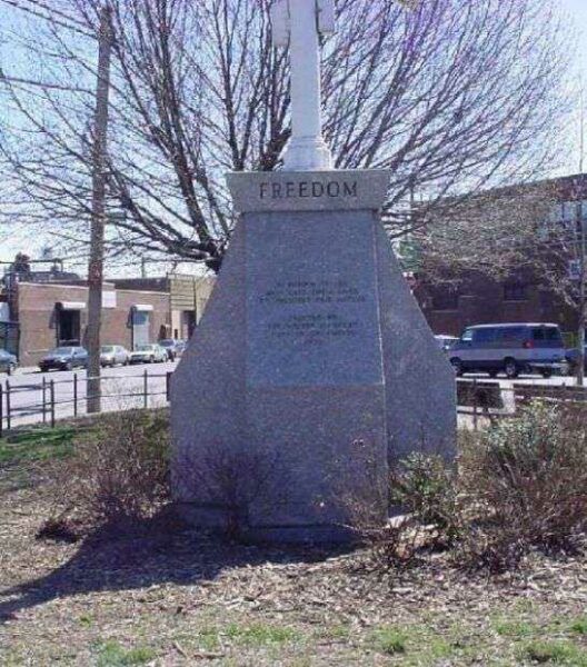 AMVETS POST 38 WAR MEMORIAL FLAGSTAFF ORNATE BASE