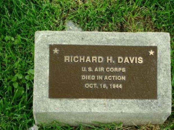 RICHARD H. DAVIS WAR MEMORIAL TREE PLAQUE