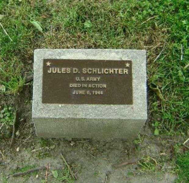JULES D. SCHLICHTER WAR MEMORIAL TREE PLAQUE