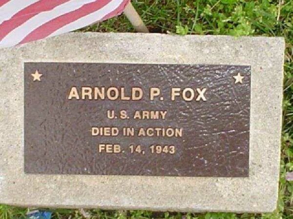 ARNOLD P. FOX WAR MEMORIAL TREE PLAQUE