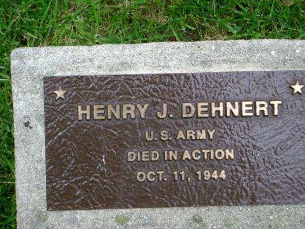 HENRY J. DEHNERT WAR MEMORIAL TREE PLAQUE