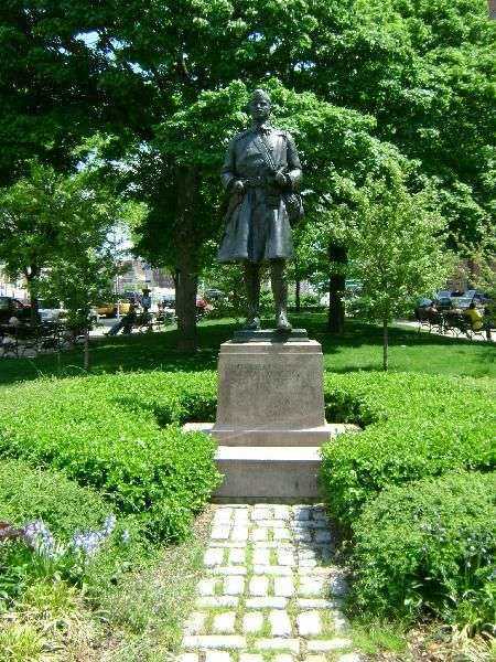 CAPT GERALD MACDONALD WAR MEMORIAL