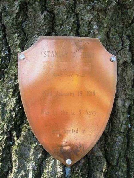 STANLEY D. HUNT MEMORIAL TREE PLAQUE