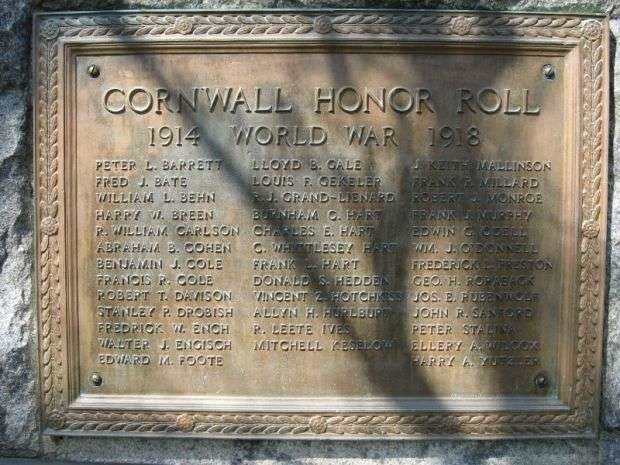 CORNWALL WORLD WAR I MEMORIAL PLAQUE