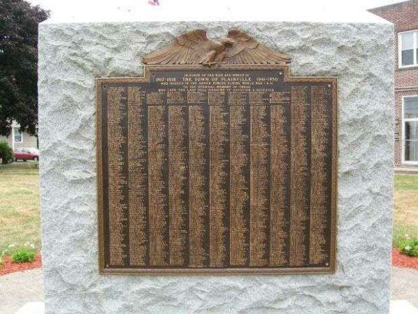PLAINVILLE WORLD WAR I AND WORLD WAR II MEMORIAL