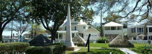 DADE PYRAMIDS INDIAN WARS MEMORIALS
