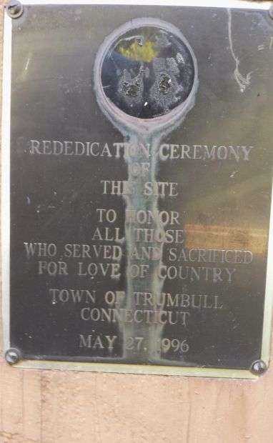 THOSE WHO SERVED AND SACRIFICED WAR MEMORIAL PLAQUE