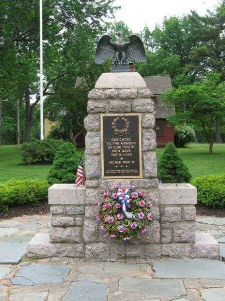 EAST HARTFORD WORLD WAR II MEMORIAL