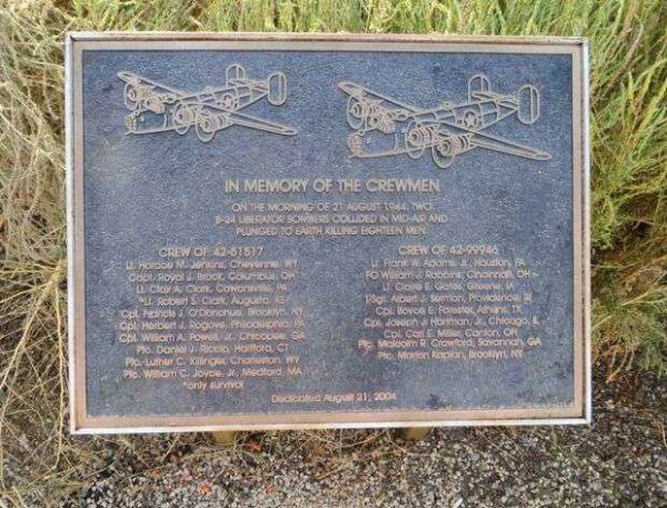 IN MEMORY OF CREWMEN MEMORIAL PLAQUE