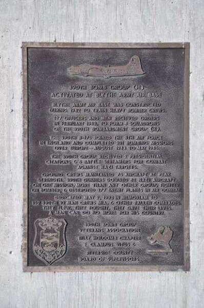 390TH BOMB GROUP WAR MEMORIAL PLAQUE