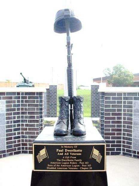MARSHALL COUNTY VETERANS MEMORIAL BATTLEFIELD CROSS