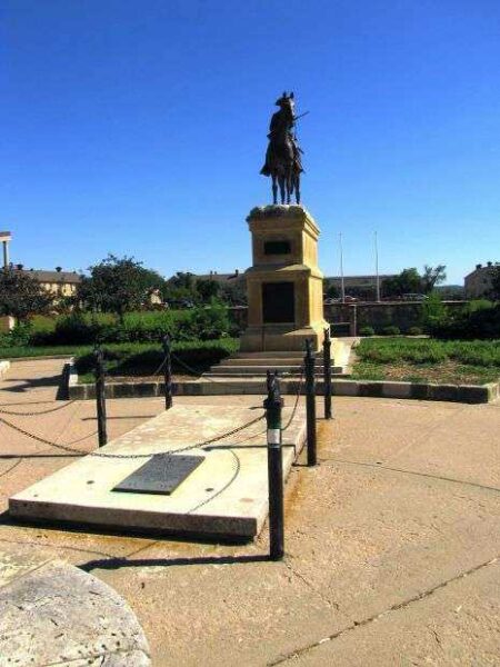UNITED STATES CAVALRY MEMORIAL FRONT