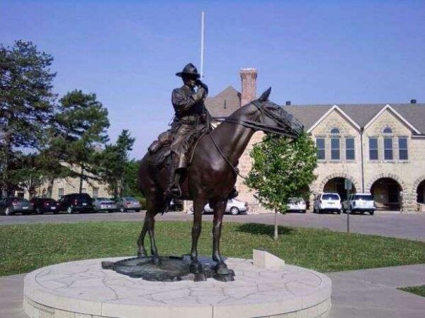 “DUTY” CAVALRYMEN AND THEIR HORSES MEMORIAL