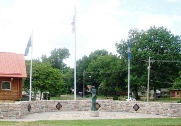 WAR MOTHERS MEMORIAL